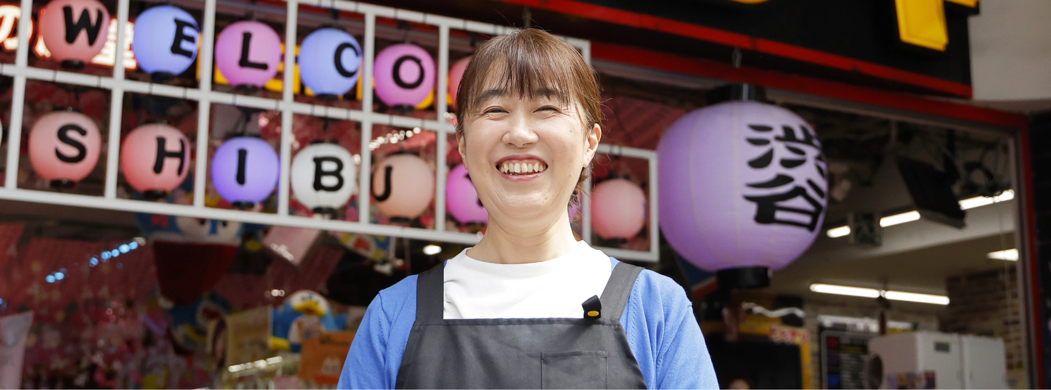 ドン・キホーテの入り口に立つH.T.さん